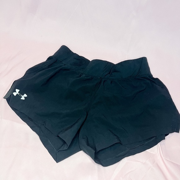 Black under armour athletic shorts - Picture 2 of 6
